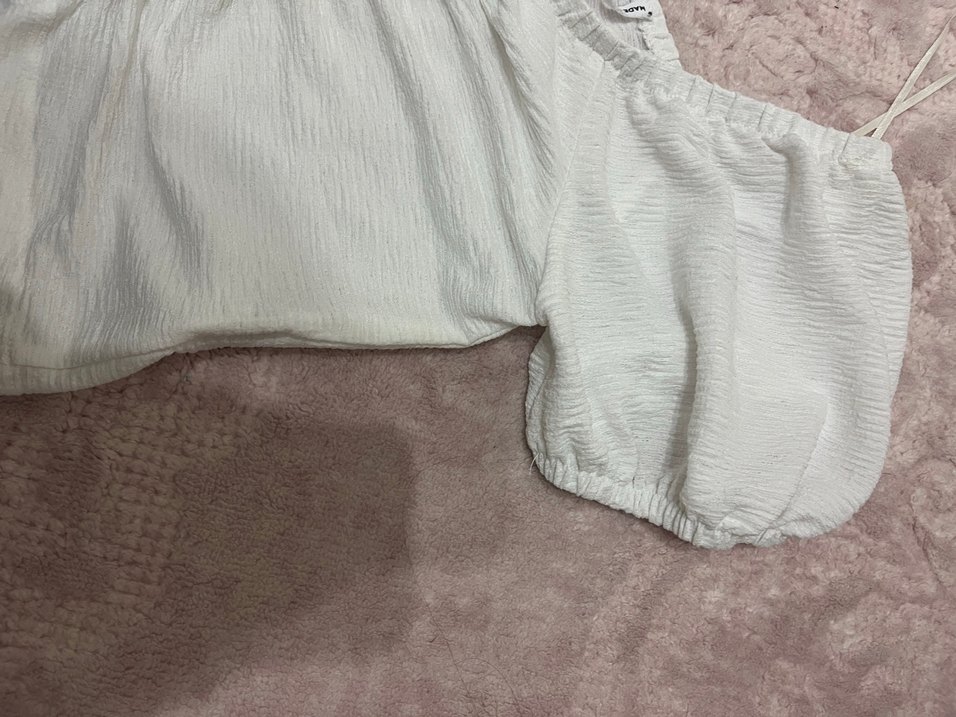 Beyaz V Yaka Kısa Kollu Keten Bluz - Görsel 4