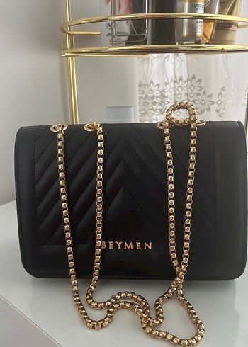  Beden Beymen Siyah Zincir Detaylı Deri Çanta