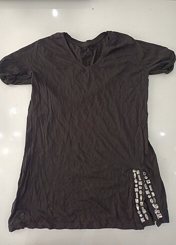 Siyah taşlı t-shirt 