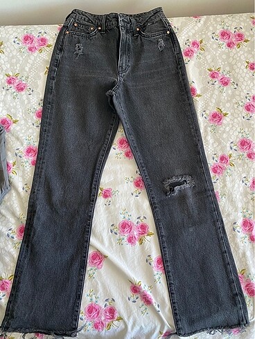 MOM JEANS