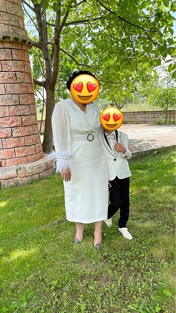 Kolları tüylü elbise