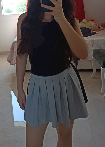 Gri Pileli Mini Etek