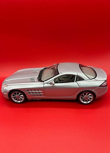 Mercedes Benz SLR McLaren 2003 1:18