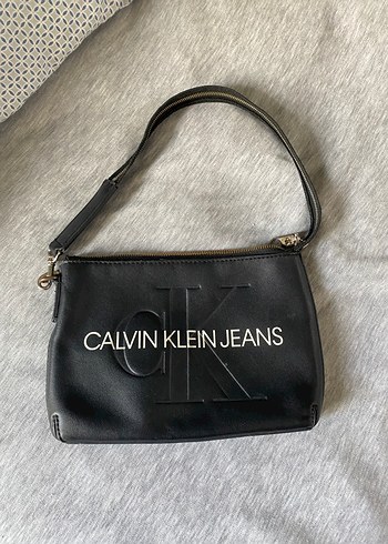 Calvin Klein Siyah Deri Kadın Çanta
