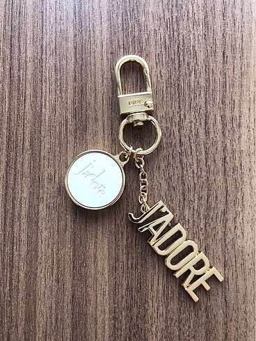 dior anahtarlık