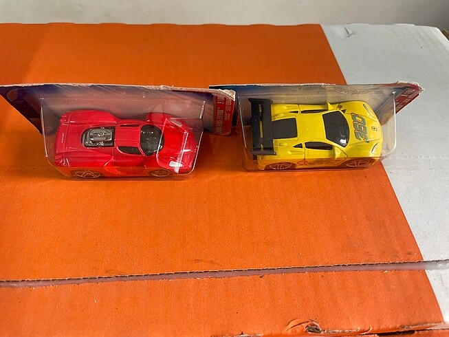  Rezerve Hotwheels Tooned Ferrari iki adet