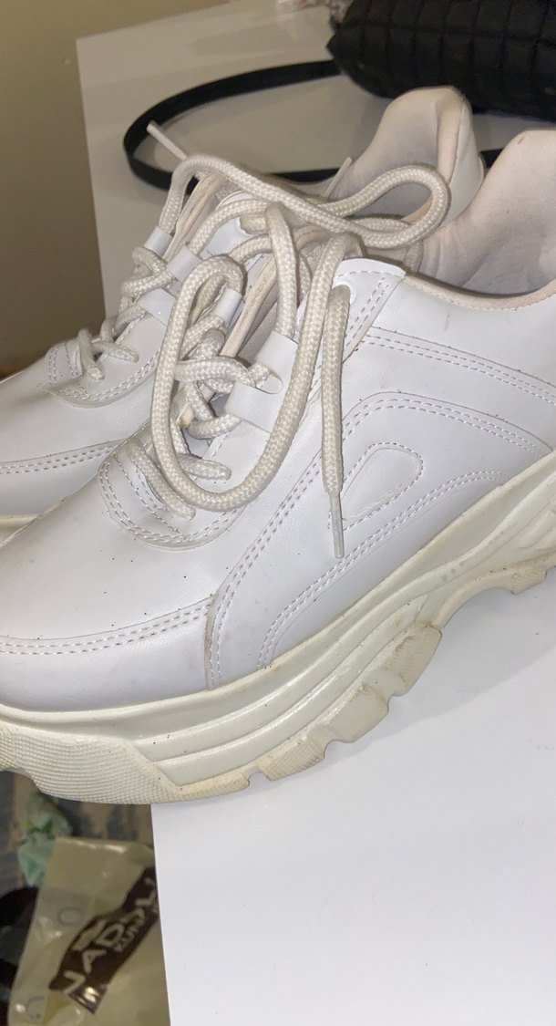 Beyaz Bağcıklı Kadın Spor Ayakkabı - Görsel 3