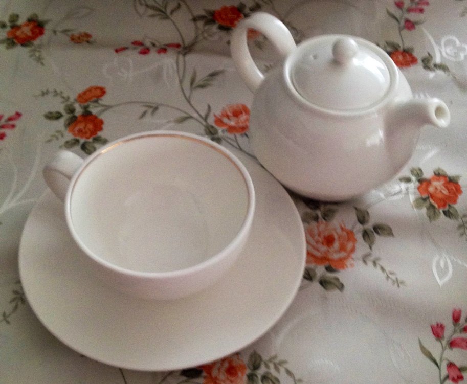 Beyaz Seramik Çaydanlık - Görsel 2