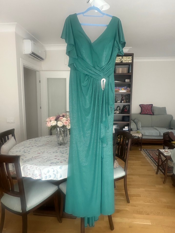 Parlak Yesil V Yaka Drapeli Uzun Abiye - Görsel 5