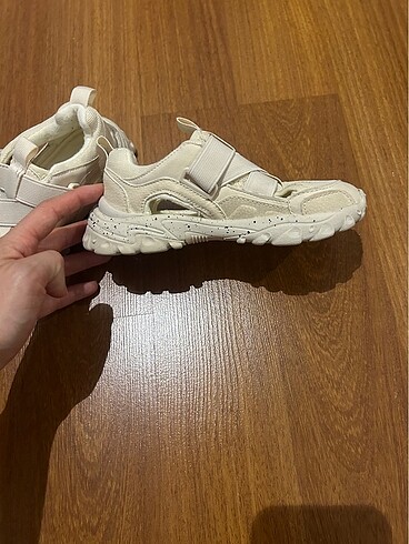 Zara Zara marka beyaz renk kız çocuk spor ayakkabı