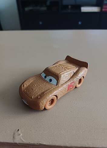 Cars Arabalar Şimşek Mcqueen Çamur Dirt