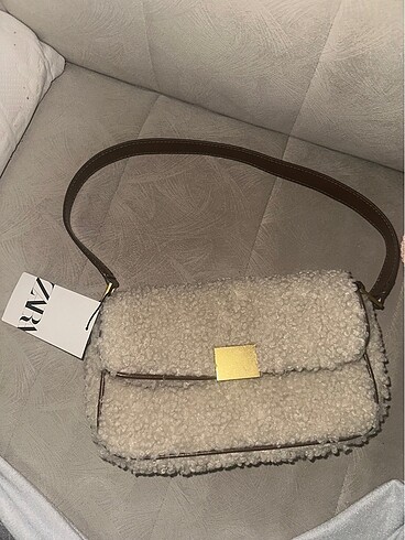 Zara çanta kusuru yok kullanılmadı