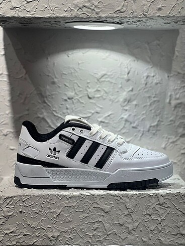 Adidas forum low