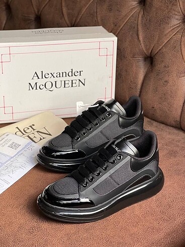 Alexander Mcquen