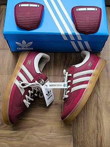 Adidas bad bunny X gazelle