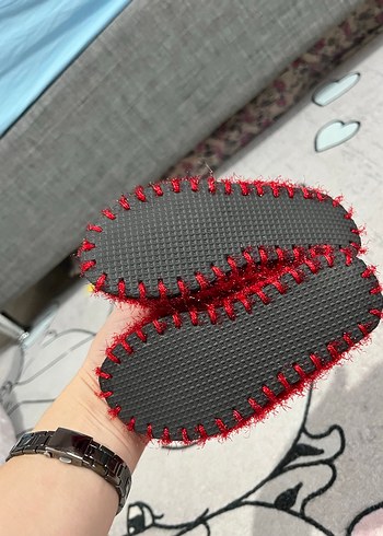 Nakışlı Kırmızı Örgü Kız Bebek Patik - Görsel 2