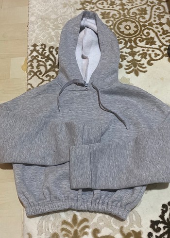 Gri Kapüşonlu Kısa Sweatshirt - Görsel 2