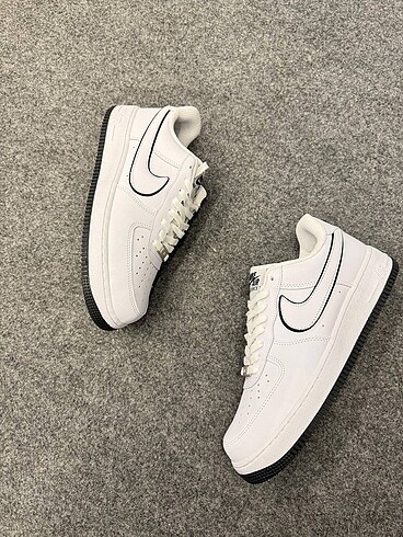 Nike Nike Air Force Sneaker