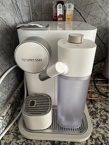 Nespresso kapsül kahve makinası