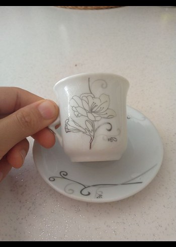 Güral Porselen Gri Çiçek Desenli Beyaz Fincan ve Tabak