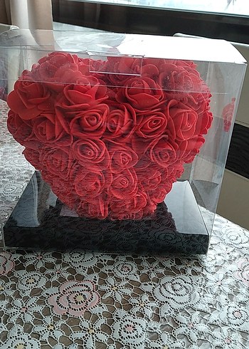 Kırmızı Gül Detaylı Kalp Şeklinde hediye - Görsel 4