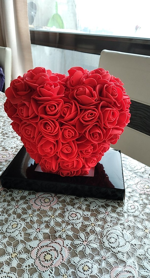 Kırmızı Gül Detaylı Kalp Şeklinde hediye - Görsel 3