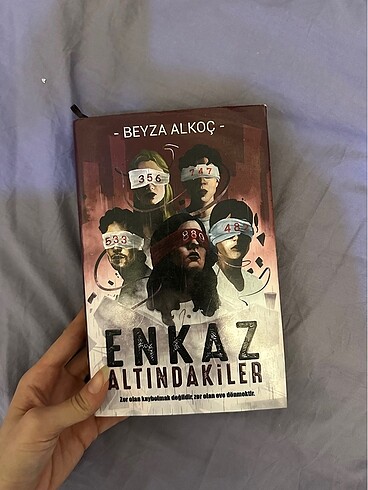Enkaz altındakiler