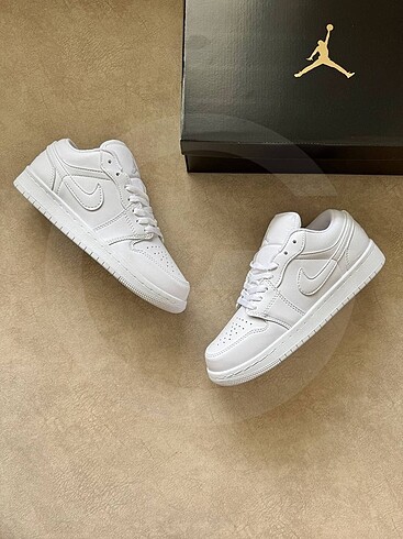 Nike Air Jordan 1 SE Triple White