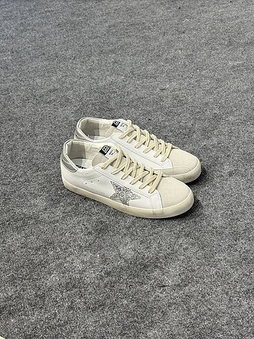 Golden Goose Deluxe Altın