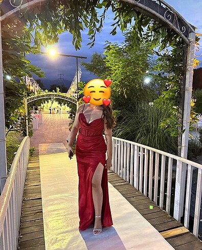 saten kırmızı abiye elbise
