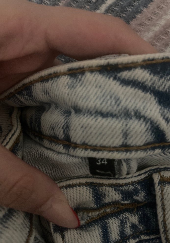 Gri Batik Desenli Yırtmaçlı Kadın Kot Pantolon - Görsel 3