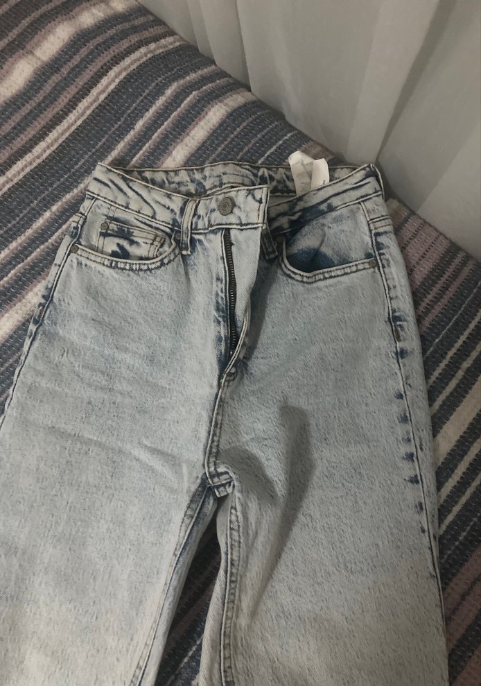 Gri Batik Desenli Yırtmaçlı Kadın Kot Pantolon - Görsel 2