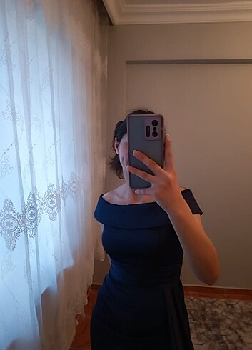 Diğer Kadın yırtmaçlı saten abiye elbise