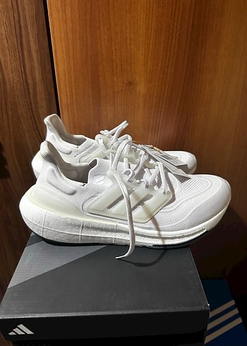 adidas Ultraboost Light 44 Size Koşu - Görsel 2