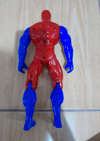 Beden spiderman oyuncağı