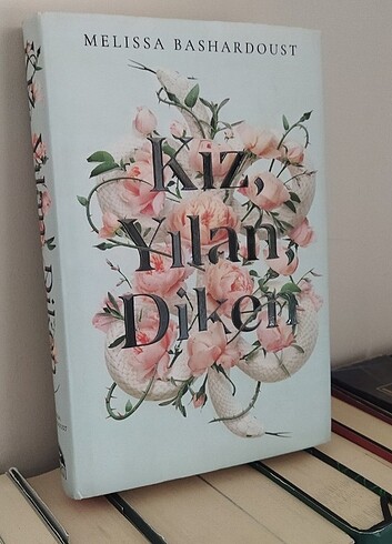 Kız yılan diken