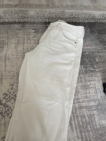 40 Beden beyaz Renk Zara krem pantolon