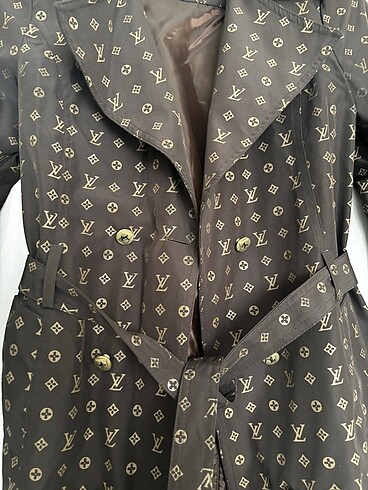 Louis Vuitton LOUIS VUITTON LV İTHAL TRENÇKOT