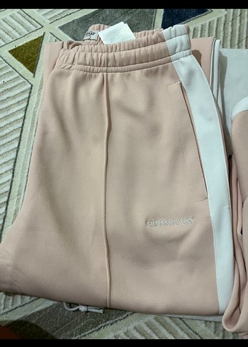 Pembe Guess Kadın Eşofman Takımı - Görsel 3