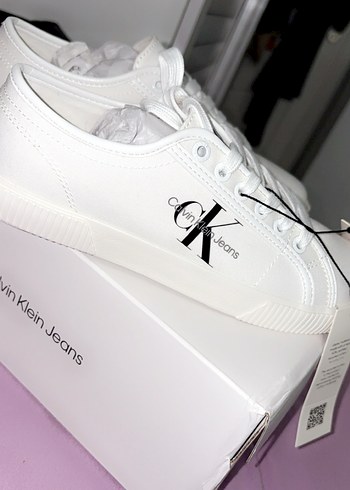 Calvin Klein Kadın Beyaz Spor Ayakkabı - Görsel 9