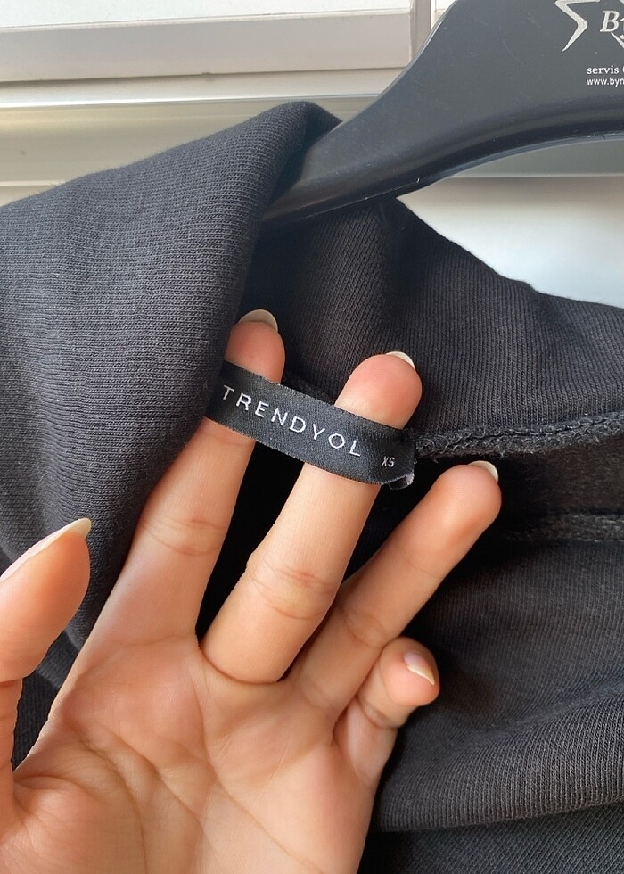 Siyah kadın crop sweatshirt - Görsel 2