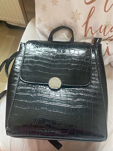 Stradivarius siyah sırt çantası
