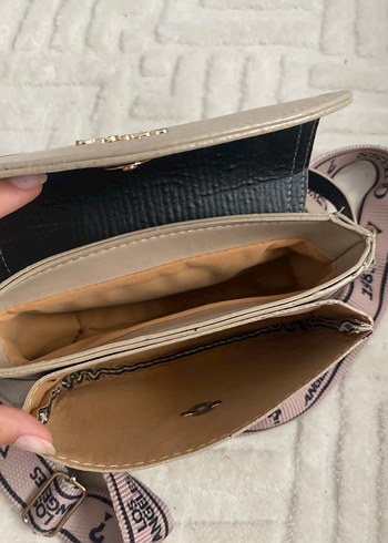 Guess Guess Bel Detaylı Kadın Omuz Çantası