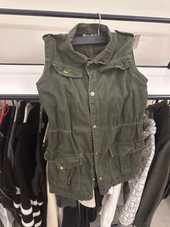 Düğmeli, Kolsuz Kadın Haki Ceket - Görsel 2