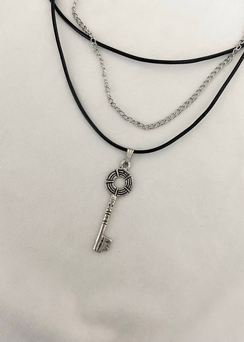 Zincir Detaylı Siyah Gotik Kolye - Görsel 2