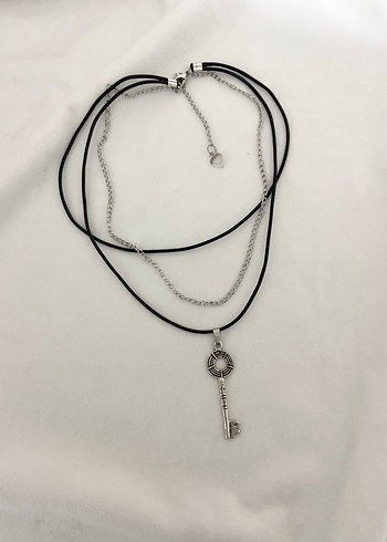 Zincir Detaylı Siyah Gotik Kolye - Görsel 3