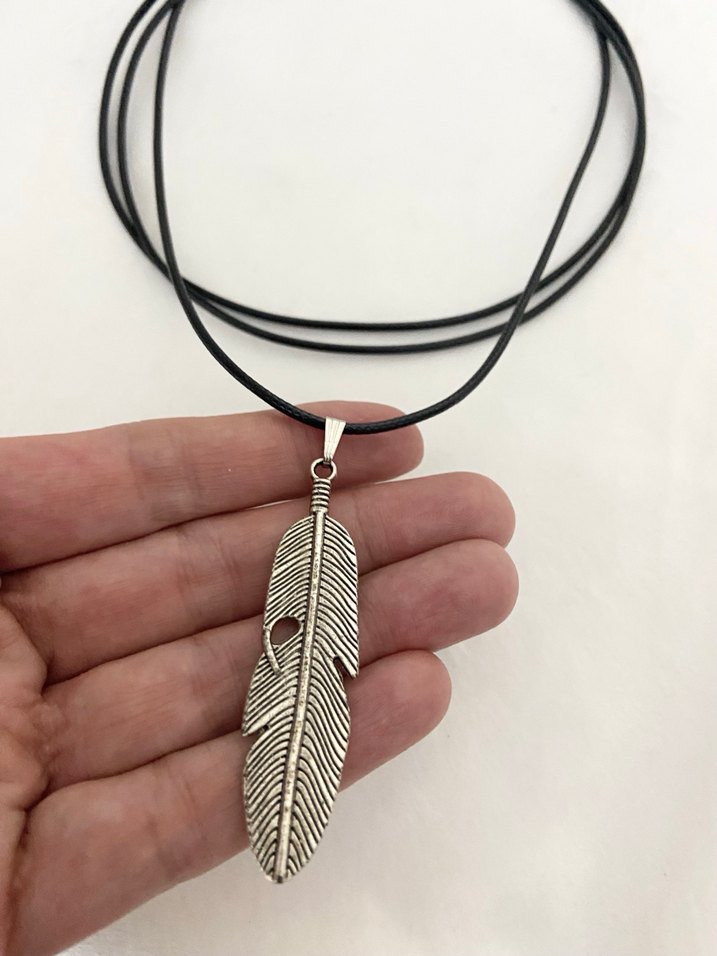 Tüy figür kolye - Görsel 3