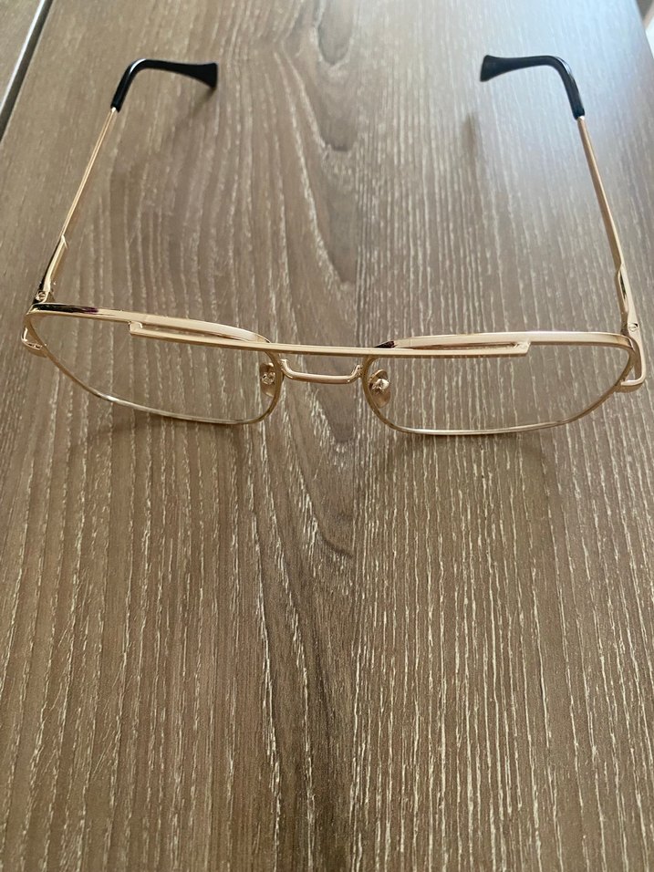 Minimalist Şeffaf Camlı Altın Renk Kadın Gözlüğü imaj reynmen - Görsel 3