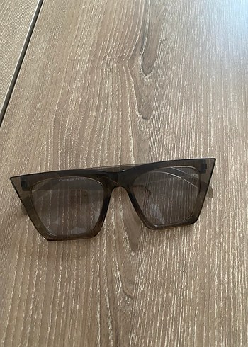 Transparan Gri Minimalist Kadın Gözlüğü - Görsel 2