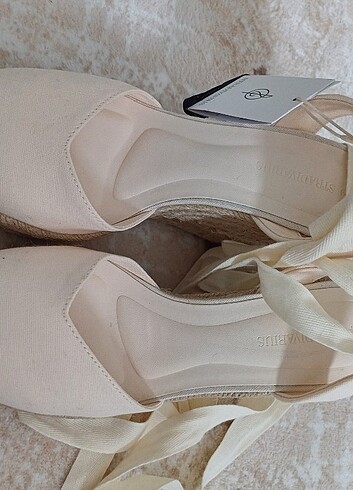 36 Beden STRADIVARIUS KADIN TOPKULU SANDALET